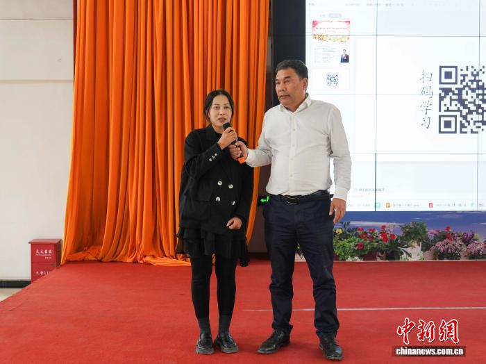 老虎機：库尔班·尼亚孜：从课堂到乡野，推动国家通用语言文字普及